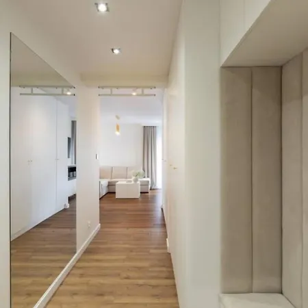 Daire Apartament Lesny *